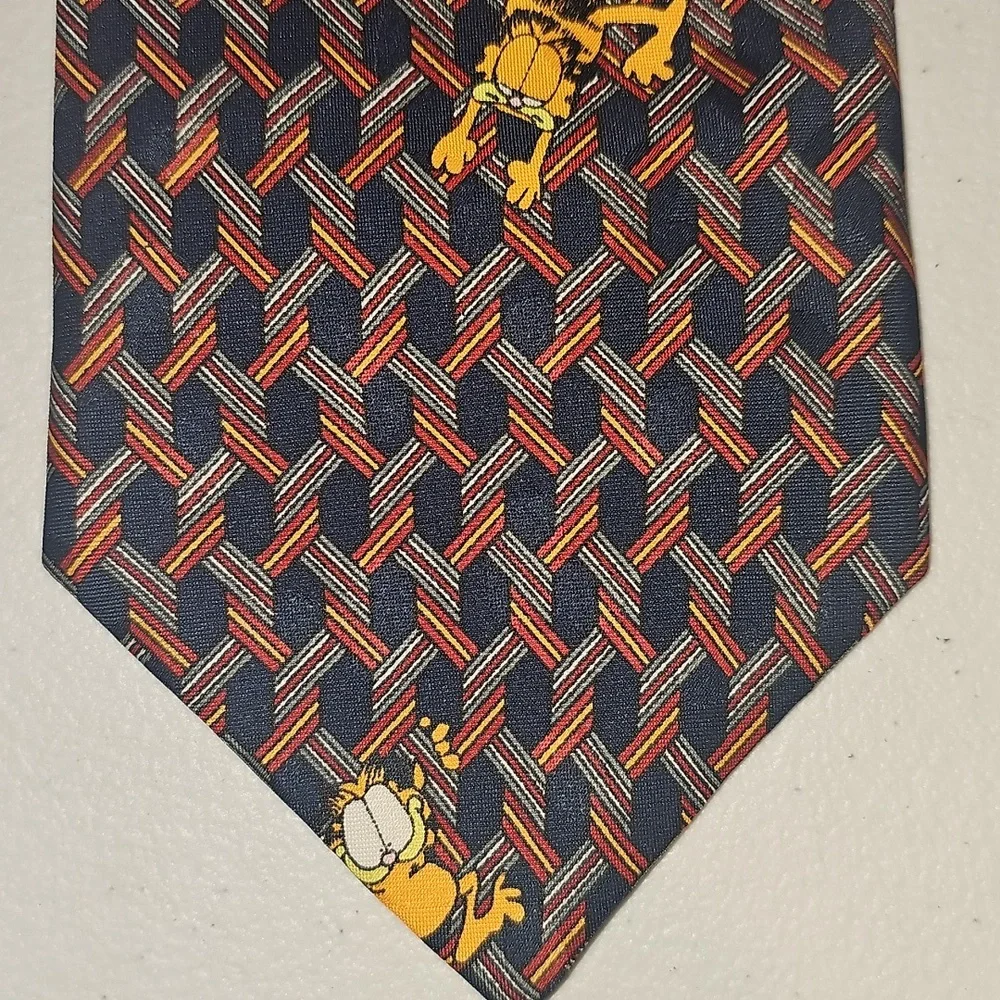 Paws Addiction Garfield, Patterned Men's Novelty Necktie Used - Picture 5 of 12